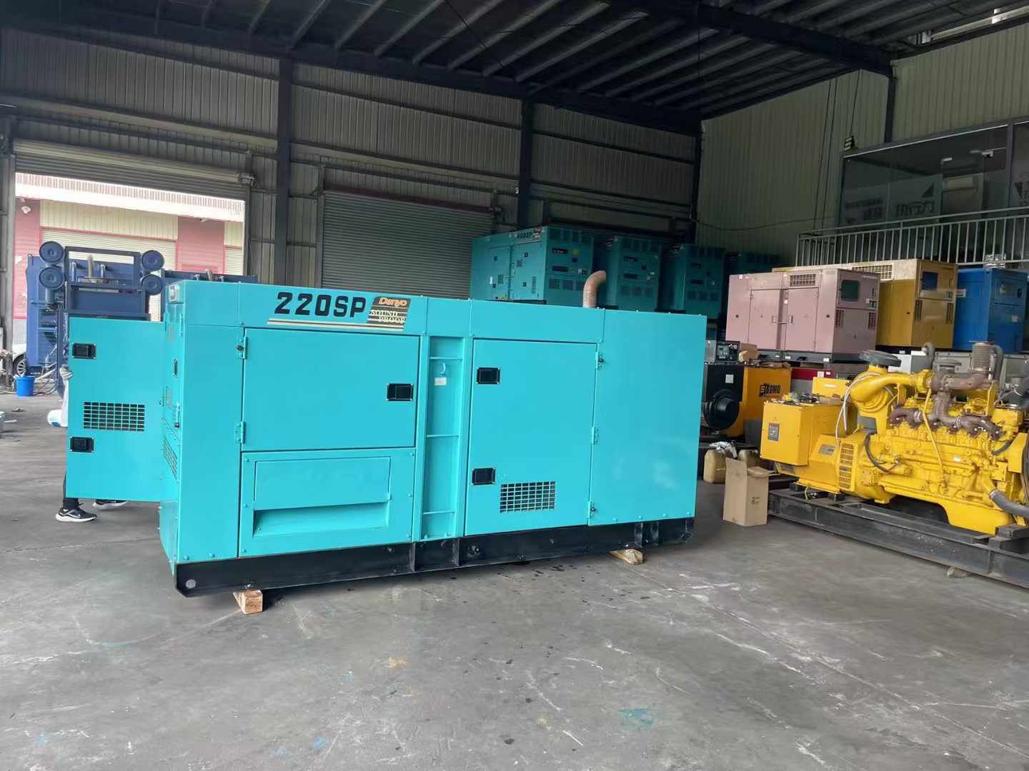 涵江柴油发电机组长期不间断运行时，如何监控其温度和压力？